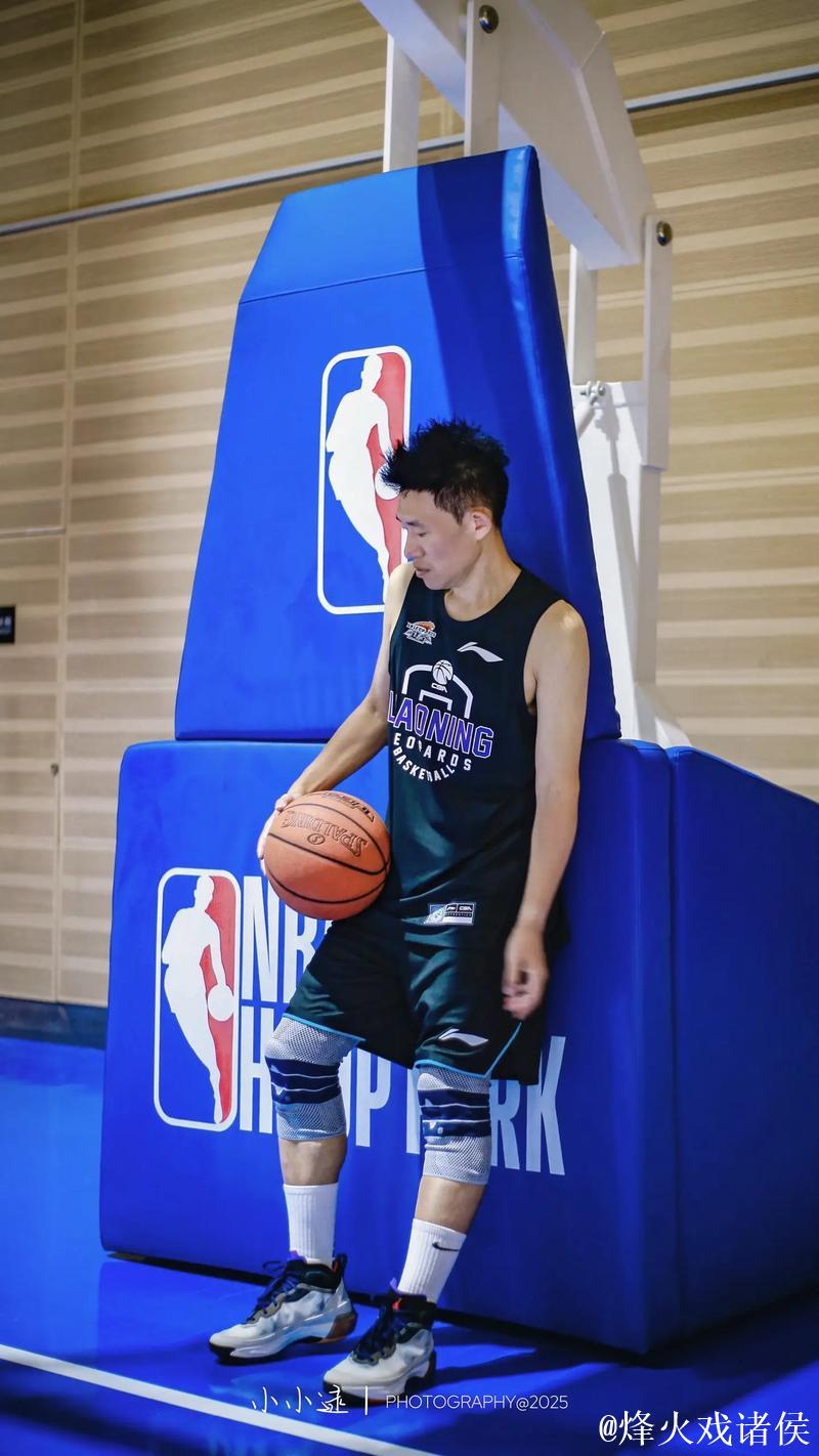 段睿骐全场出战27分钟,投篮13中7得到20分6篮板5助攻1抢断 段睿骐全场出战27分钟,投篮13中7得到20分6篮板5助攻1抢断